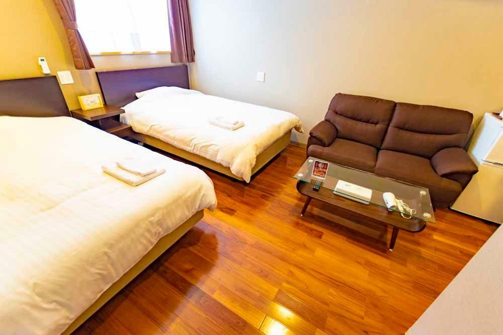 Beach Resort Hotel Kalakaua Onna Bagian luar foto